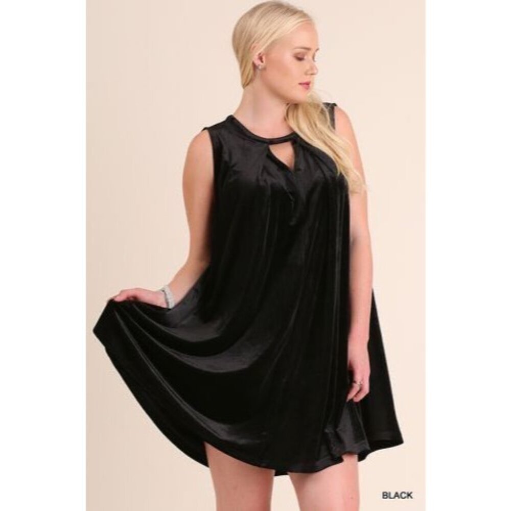 Umgee plus USA Womens Sleeveless Black Velvet Dress size 1x mini